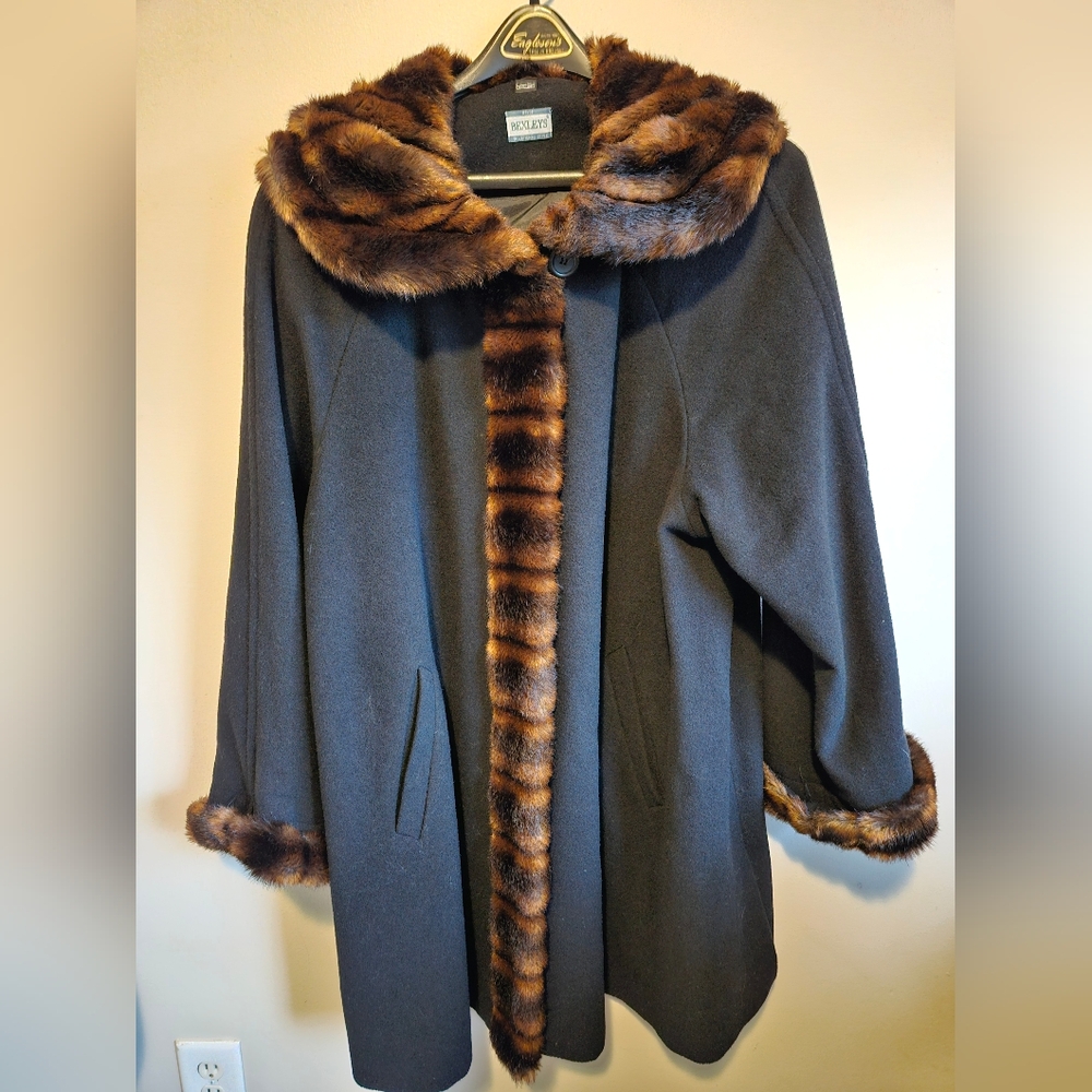 Vintage Bexleys Womens Wool Coat Faux Fur Trim. - Picture 2 of 16